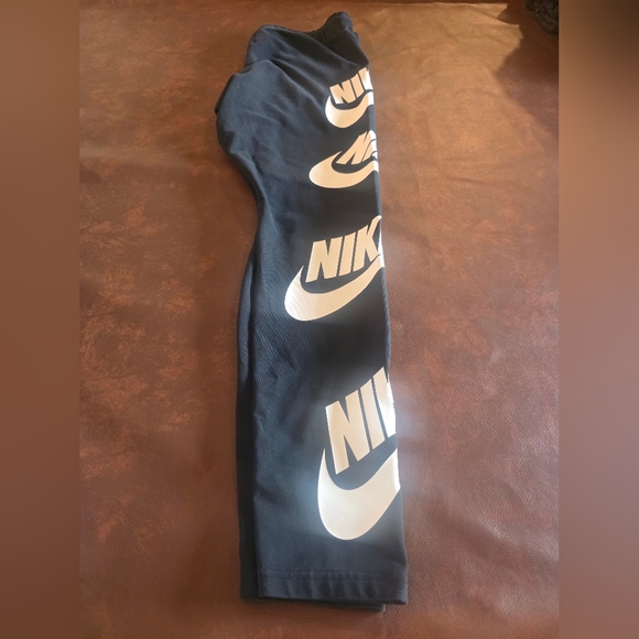 Nike Black and White Logo Joggers - Picture 4 of 4